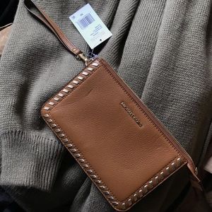 NWT Michael Kors Lauryn Wristlet / Clutch
